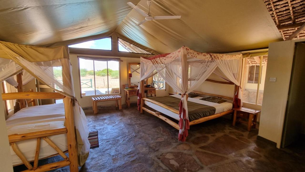 Manyatta Camp Hotell Voi Eksteriør bilde