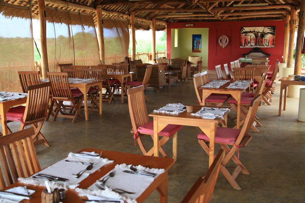 Manyatta Camp Hotell Voi Eksteriør bilde